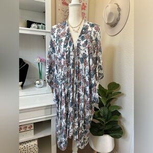 NWOT - Floral Kimono
